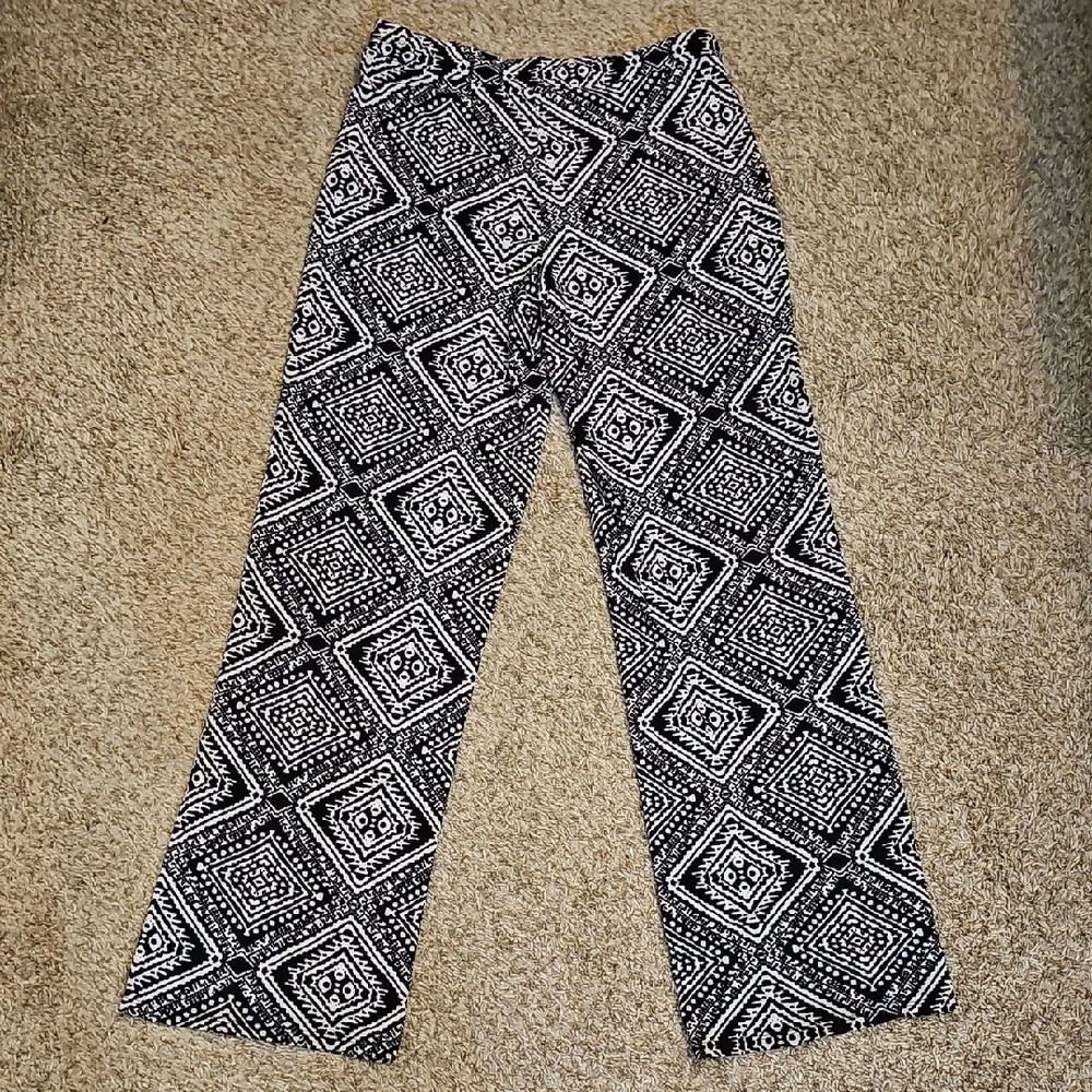 Tribal Black and White Geometric Patterned Wide Leg Pants Womens Small Stretchy - Picture 3 of 3
